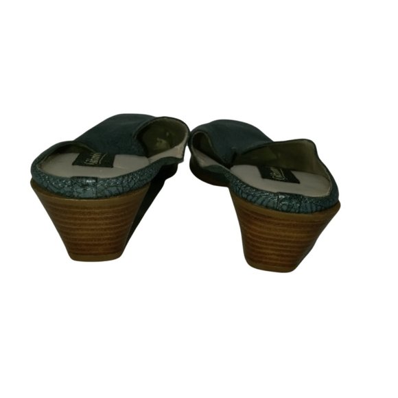 Coldwater Creek Mules Blue Floral Embossed Slip On Shoes Women's Size 8.5 - Picture 6 of 9